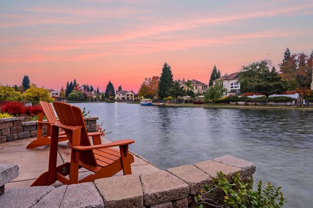 8720 Oakmere Ct, Roseville, CA 95747