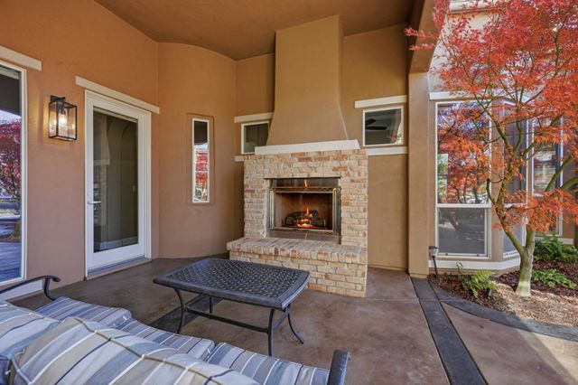 8720 Oakmere Ct, Roseville, CA 95747