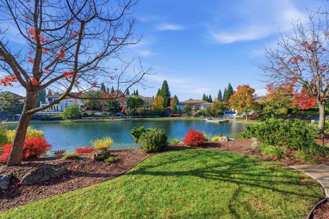 8720 Oakmere Ct, Roseville, CA 95747