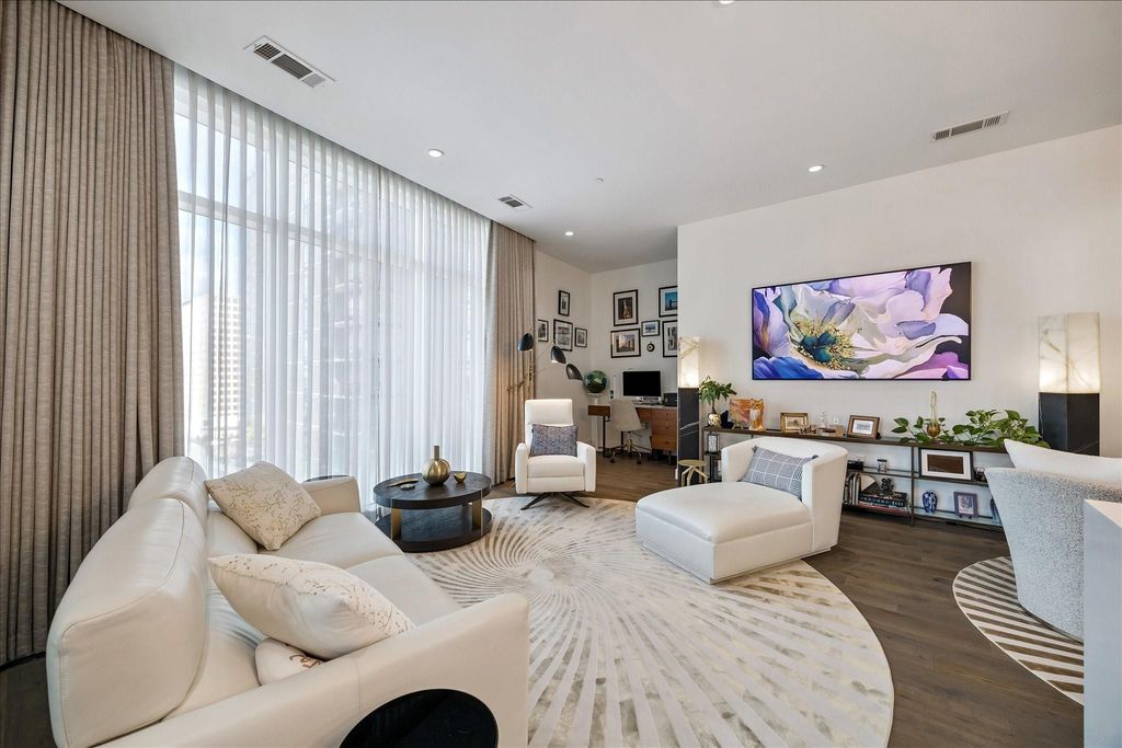 4521 San Felipe Street 1304, Houston, TX 77027