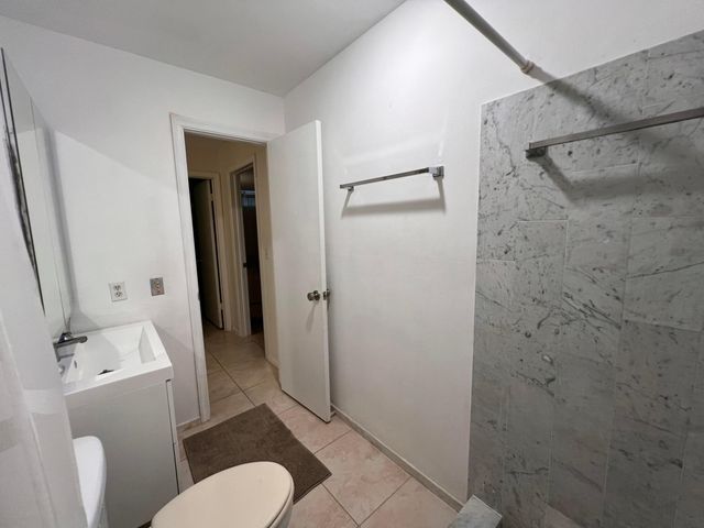 6421 BAY CLUB Drive 3, Fort Lauderdale, FL 33308
