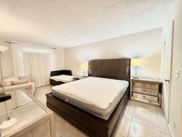 6421 BAY CLUB Drive 3, Fort Lauderdale, FL 33308