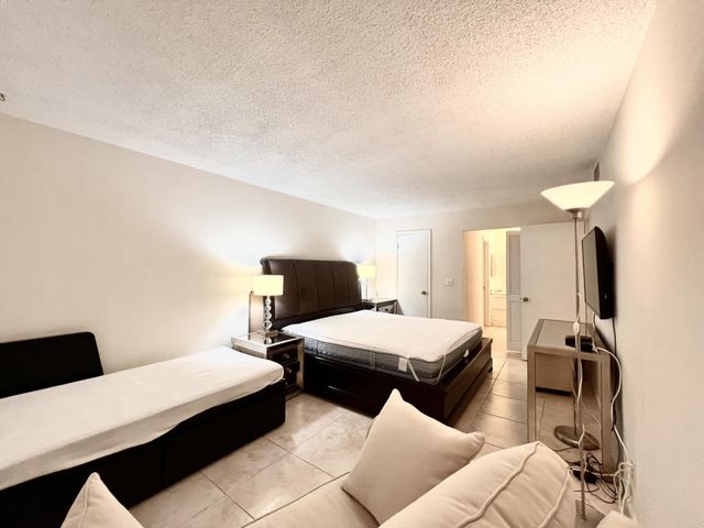 6421 BAY CLUB Drive 3, Fort Lauderdale, FL 33308
