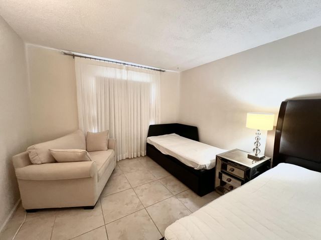 6421 BAY CLUB Drive 3, Fort Lauderdale, FL 33308