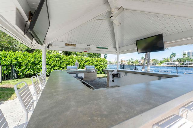 6421 BAY CLUB Drive 3, Fort Lauderdale, FL 33308