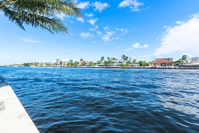 6421 BAY CLUB Drive 3, Fort Lauderdale, FL 33308