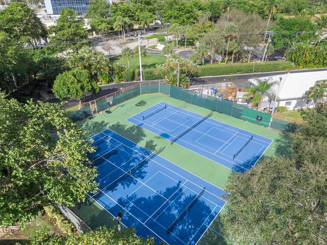 6421 BAY CLUB Drive 3, Fort Lauderdale, FL 33308