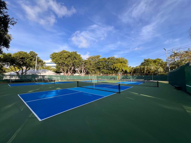 6421 BAY CLUB Drive 3, Fort Lauderdale, FL 33308