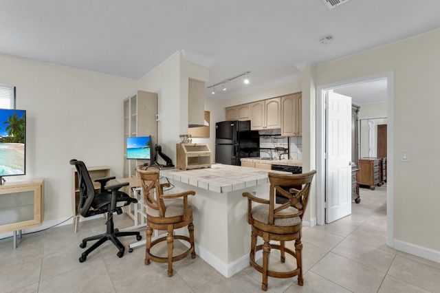 27 Crossings Circle E, Boynton Beach, FL 33435