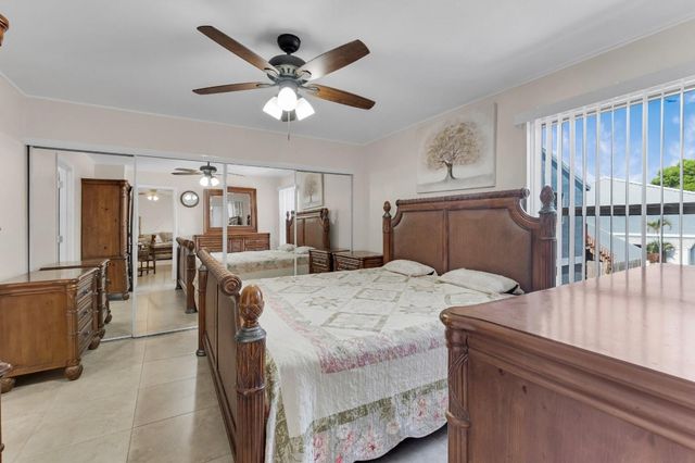 27 Crossings Circle E, Boynton Beach, FL 33435