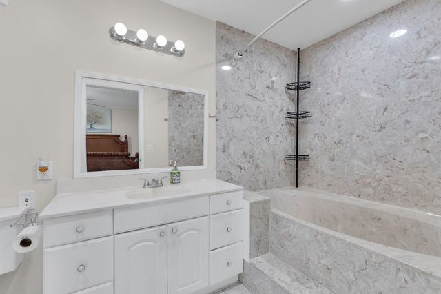 27 Crossings Circle E, Boynton Beach, FL 33435