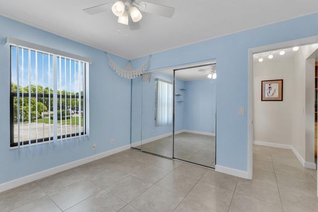 27 Crossings Circle E, Boynton Beach, FL 33435