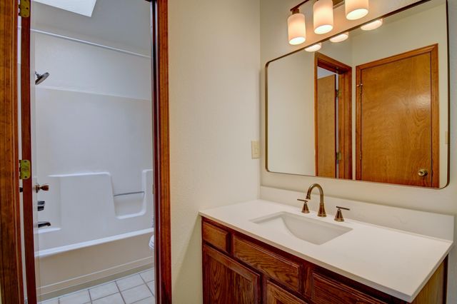 5712 Jessica Court NW, Albuquerque, NM 87120