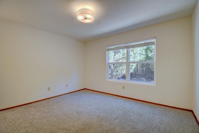 5712 Jessica Court NW, Albuquerque, NM 87120