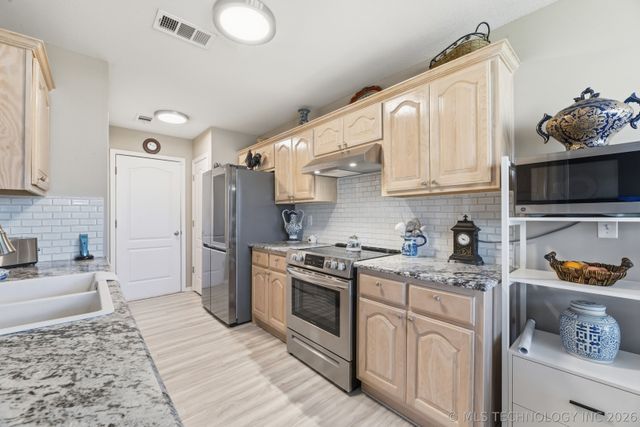 8055 Quail Ridge Road, Claremore, OK 74019