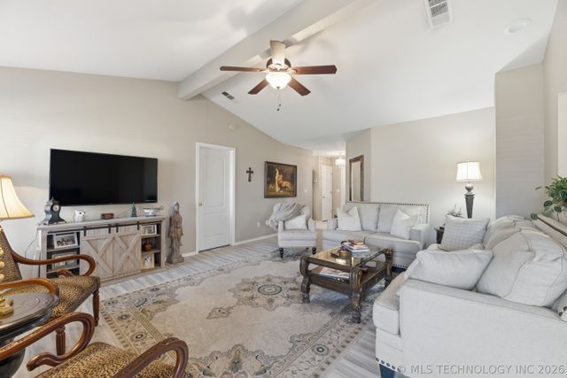 8055 Quail Ridge Road, Claremore, OK 74019