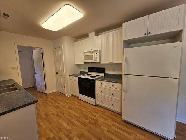 2164 Shipyard RD, Chesapeake, VA 23323