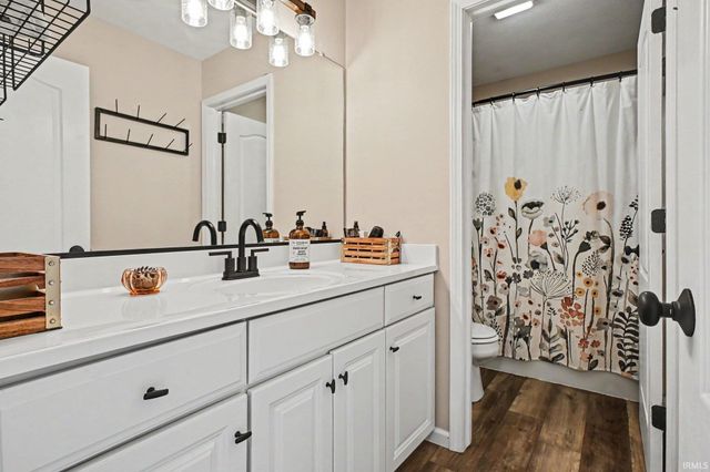 51141 Sussex Point Drive, Granger, IN 46530