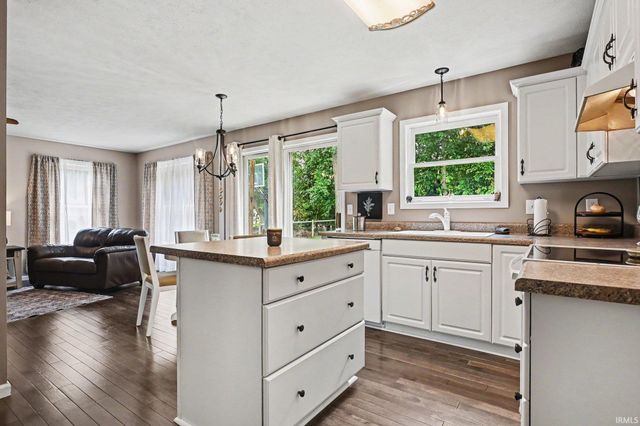 51141 Sussex Point Drive, Granger, IN 46530