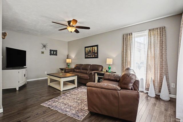 51141 Sussex Point Drive, Granger, IN 46530