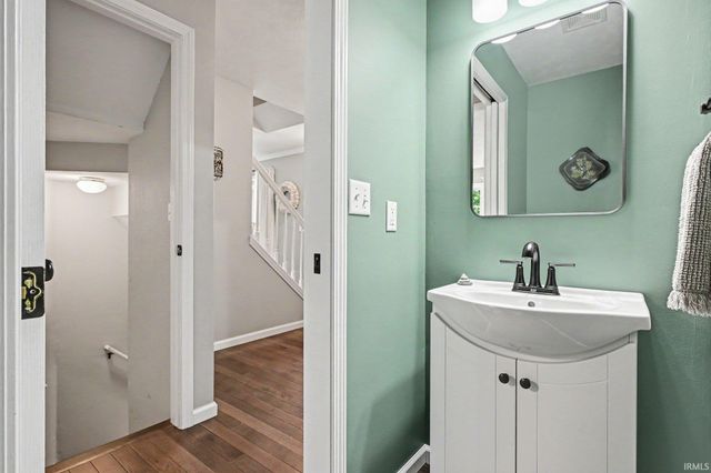 51141 Sussex Point Drive, Granger, IN 46530