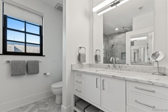 936 W 11 Mile Road, Royal Oak, MI 48067