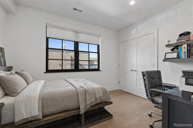 936 W 11 Mile Road, Royal Oak, MI 48067