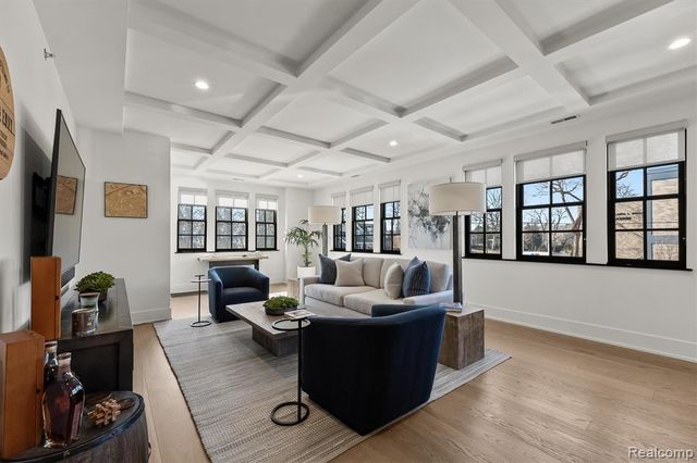 936 W 11 Mile Road, Royal Oak, MI 48067