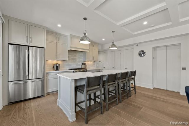 936 W 11 Mile Road, Royal Oak, MI 48067