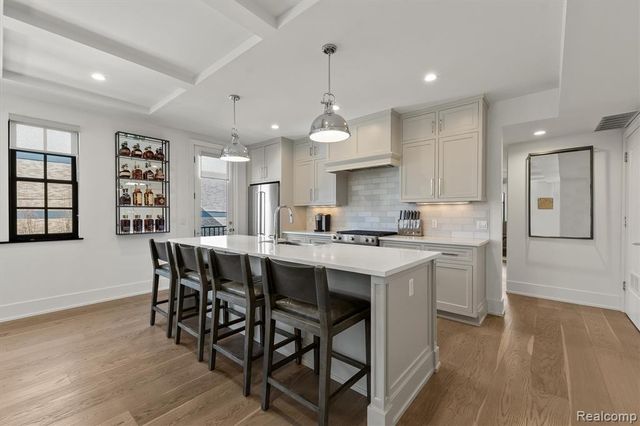 936 W 11 Mile Road, Royal Oak, MI 48067