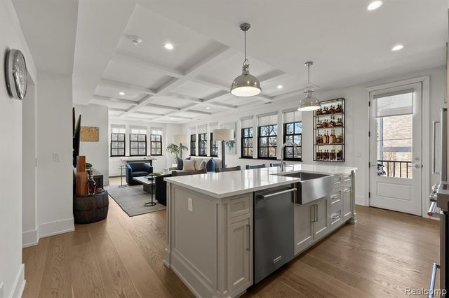 936 W 11 Mile Road, Royal Oak, MI 48067