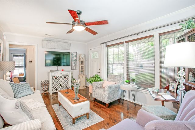616 Milton Street, Lewisville, TX 75057