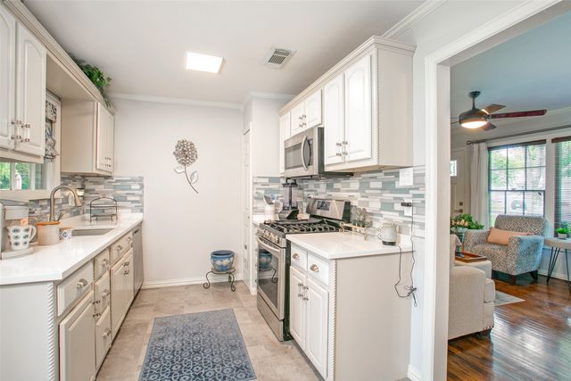 616 Milton Street, Lewisville, TX 75057