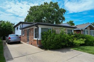 1322 S Arlington Heights Road, Arlington Heights, IL 60005