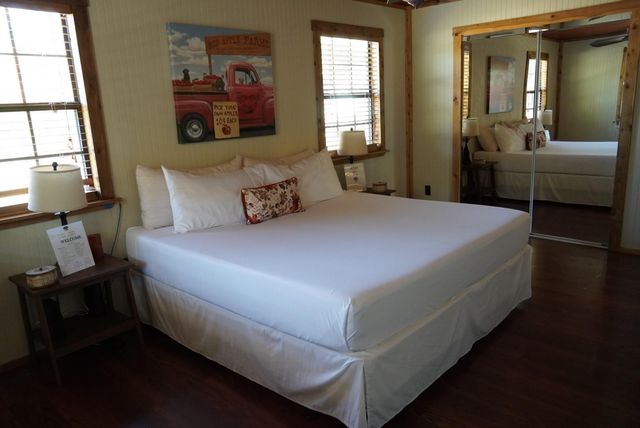 145 Lea LN, Wimberley, TX 78676