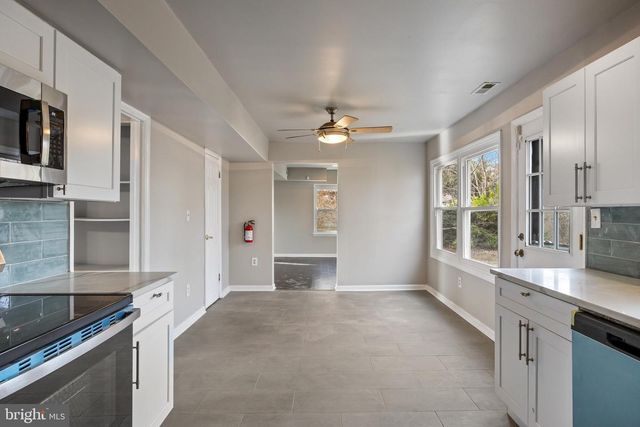 15 MARBLESTONE LN, Willingboro, NJ 08046