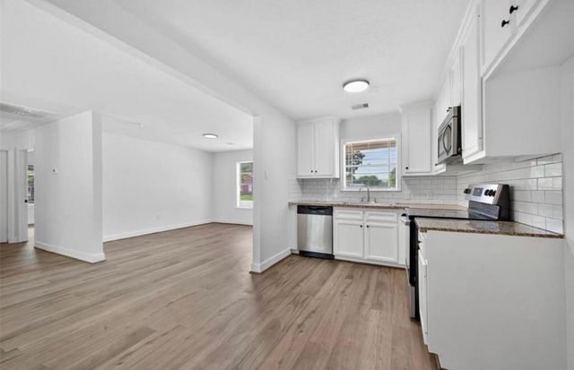 7023 Crestmont Street, Houston, TX 77033