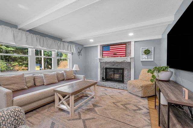 22 Country Rd, Westford, MA 01886