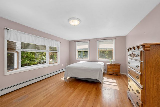 22 Country Rd, Westford, MA 01886