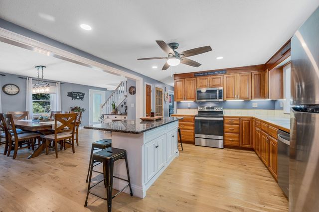 22 Country Rd, Westford, MA 01886
