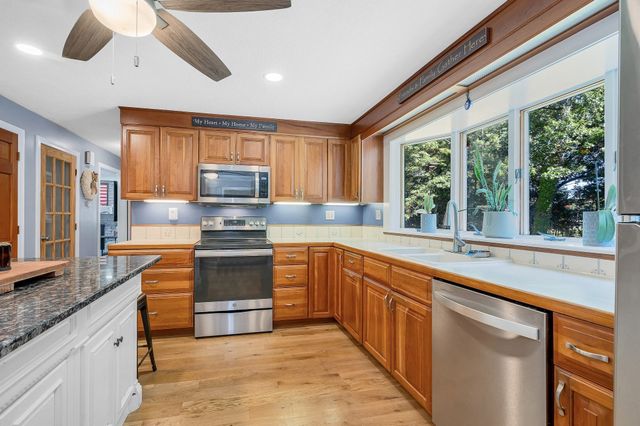22 Country Rd, Westford, MA 01886