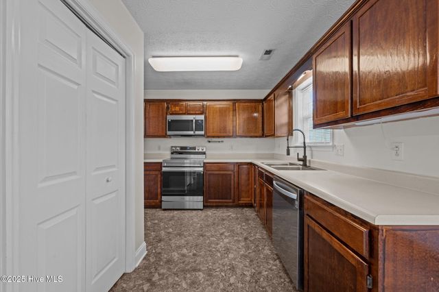 153 Stonebridge Trail, Havelock, NC 28532