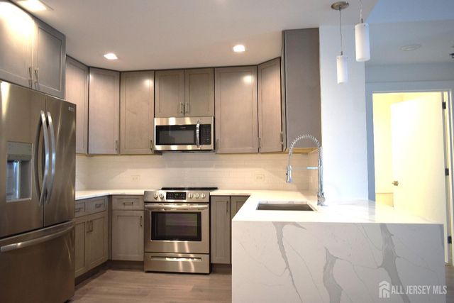 1 Carriage City Plaza 920, Rahway, NJ 07065