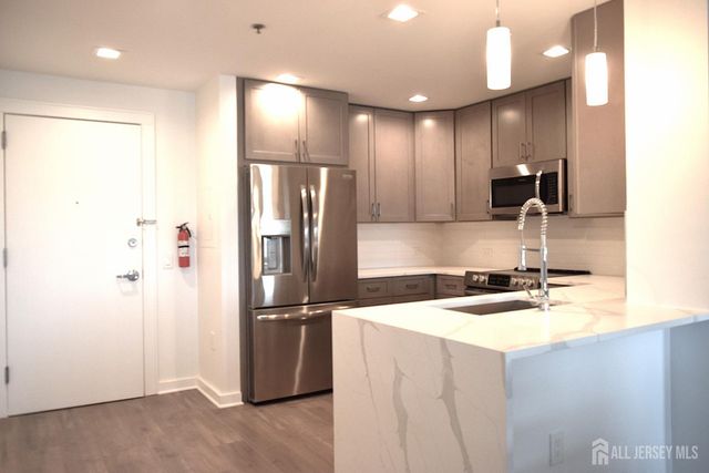 1 Carriage City Plaza 920, Rahway, NJ 07065