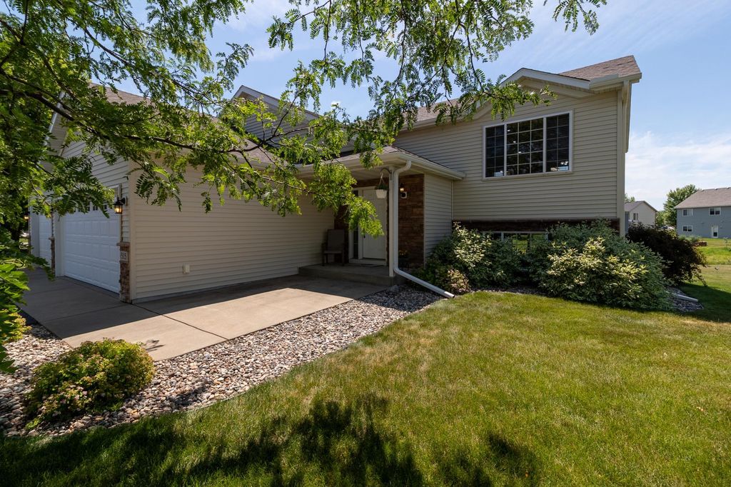 515 Elena Lane, Saint Joseph, MN 56374
