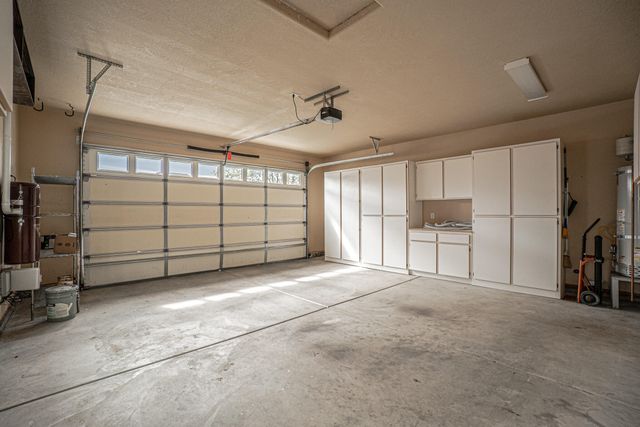 995 Pumpkin Ridge Drive, Eagle Point, OR 97524