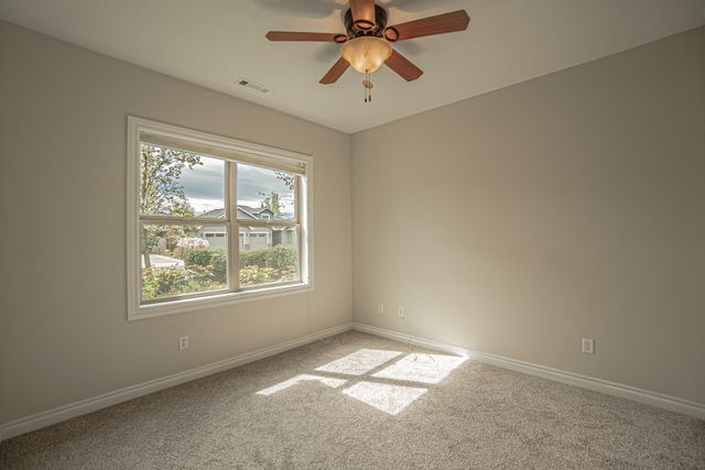 995 Pumpkin Ridge Drive, Eagle Point, OR 97524