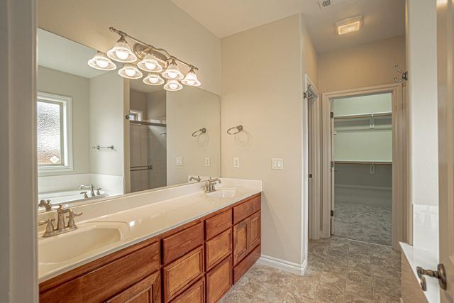 995 Pumpkin Ridge Drive, Eagle Point, OR 97524