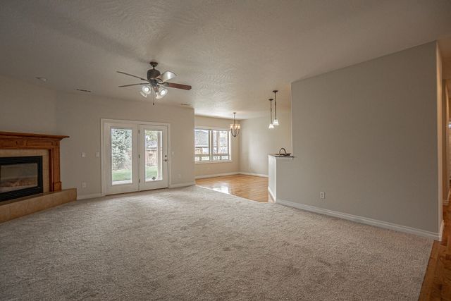 995 Pumpkin Ridge Drive, Eagle Point, OR 97524