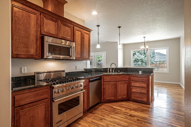 995 Pumpkin Ridge Drive, Eagle Point, OR 97524